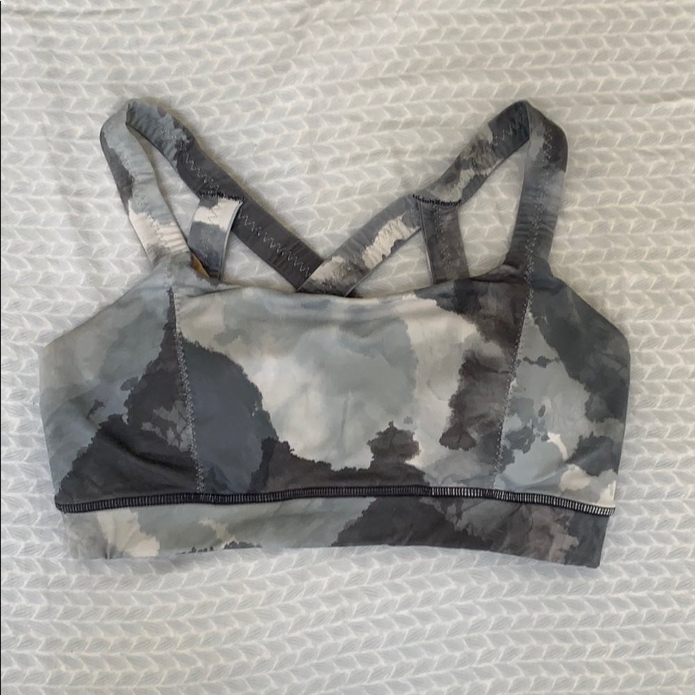 Lululemon sports bra
